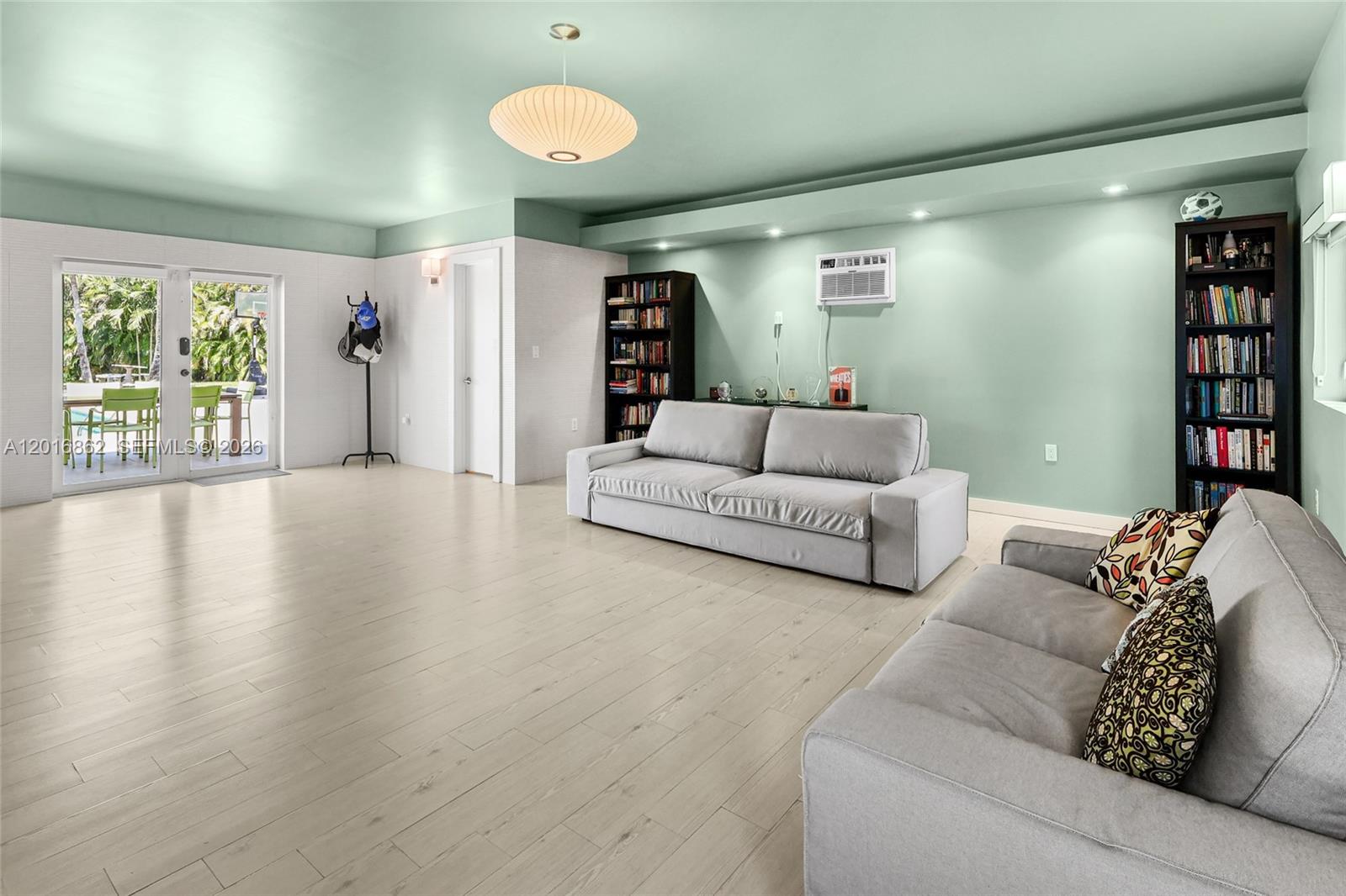 7800 SW 132nd St Pinecrest, FL 33156