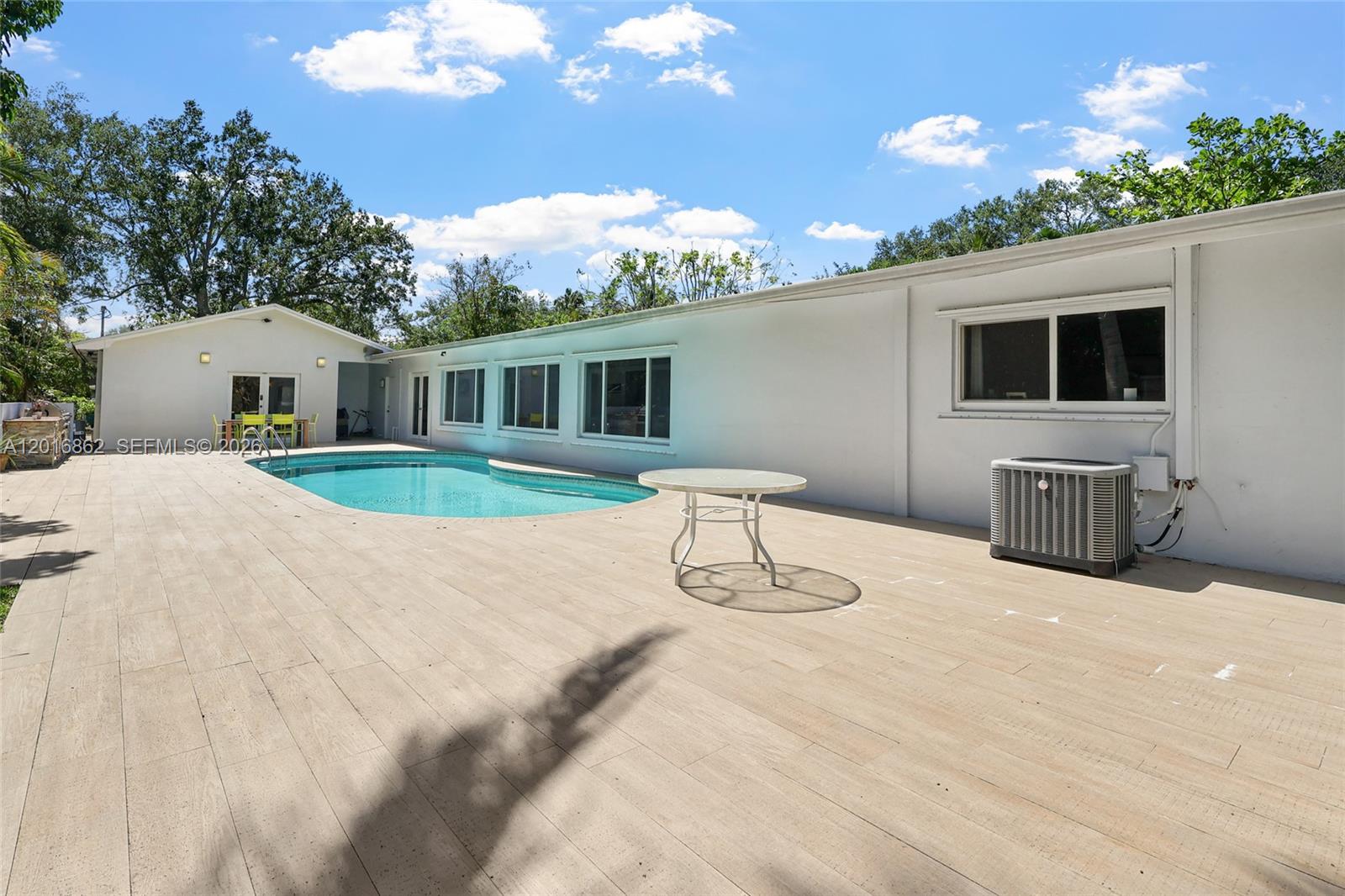 7800 SW 132nd St Pinecrest, FL 33156