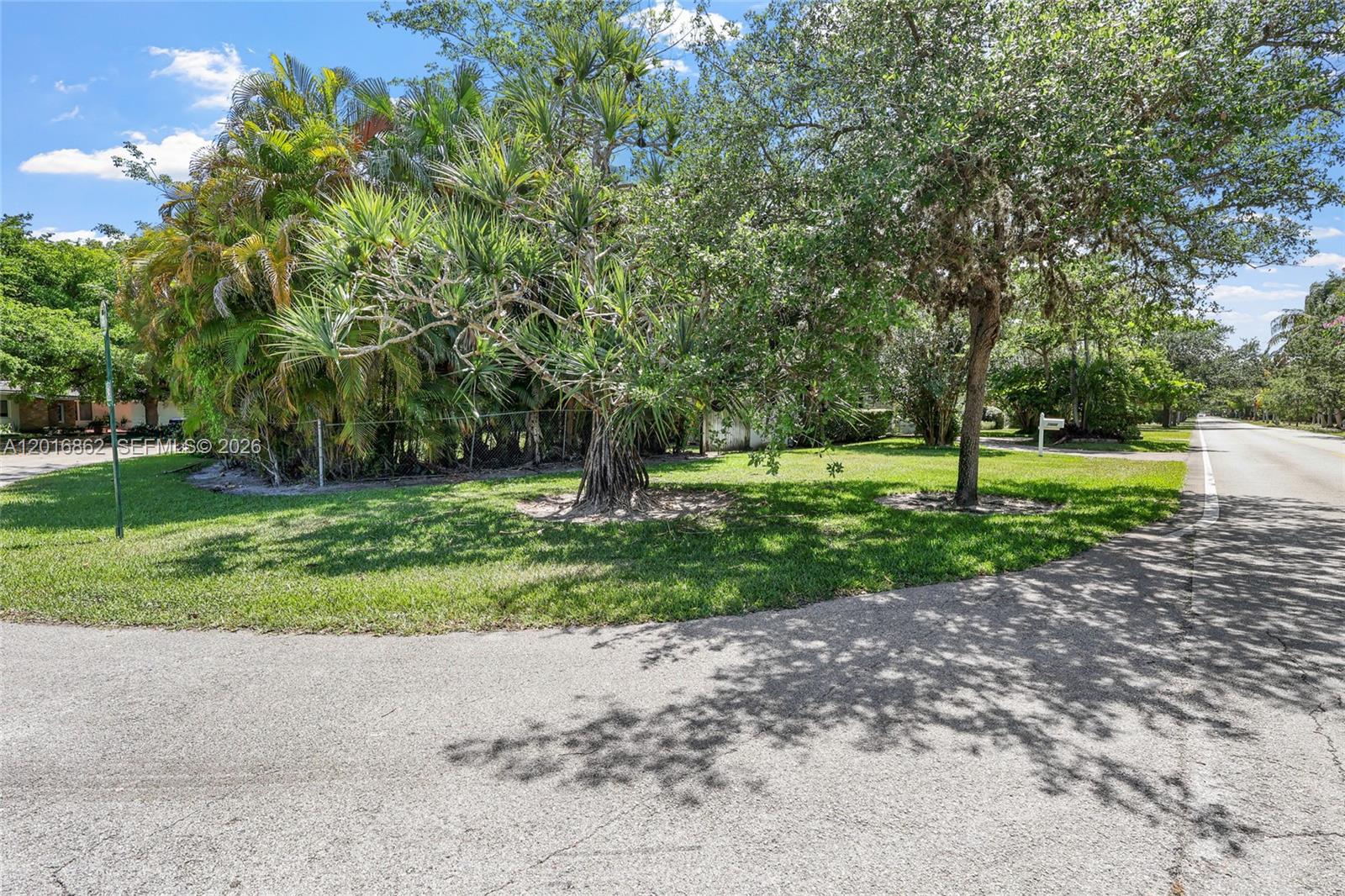7800 SW 132nd St Pinecrest, FL 33156