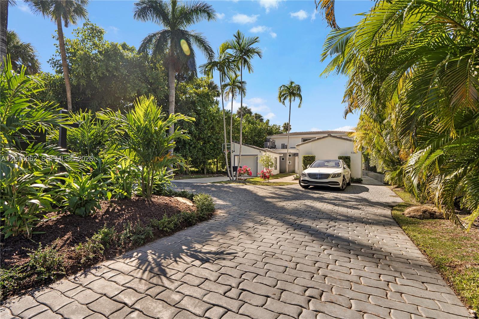 9380 Bay Dr Surfside, FL 33154
