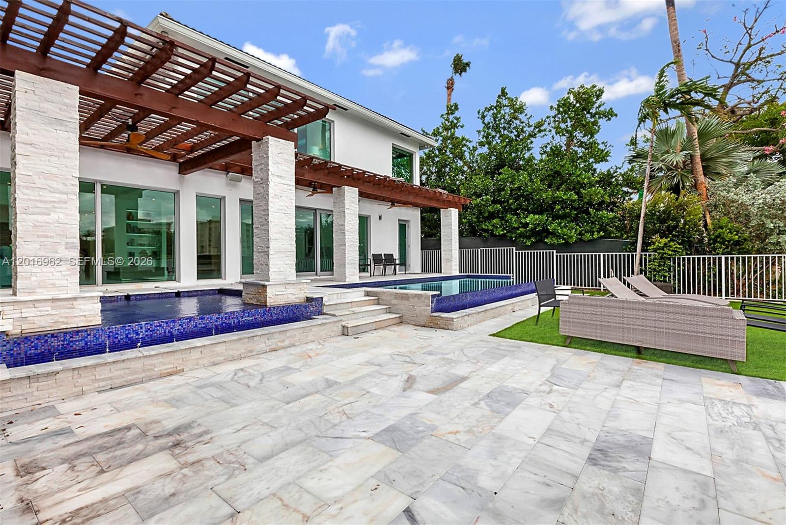 9380 Bay Dr Surfside, FL 33154