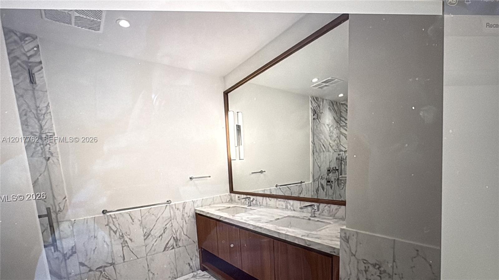 175 SE 25th #602 Miami, FL 33129