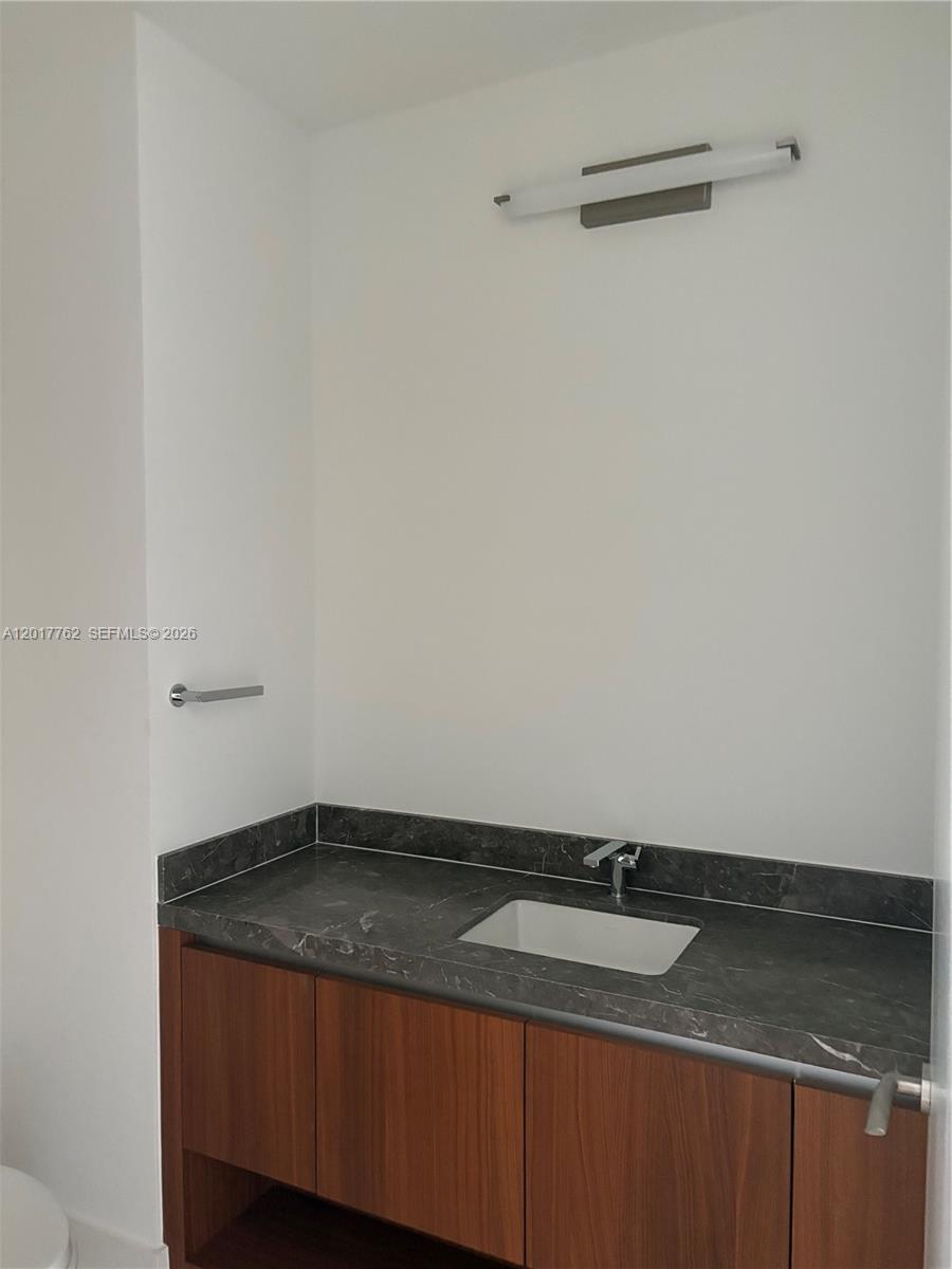 175 SE 25th #602 Miami, FL 33129