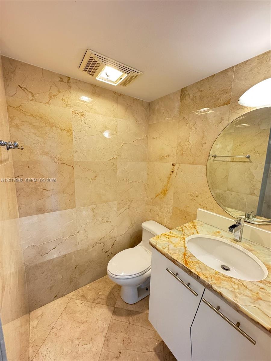 image Arlen House East13