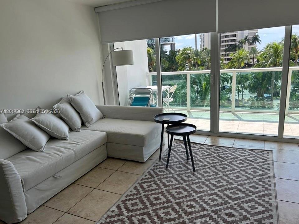 image Arlen House East15