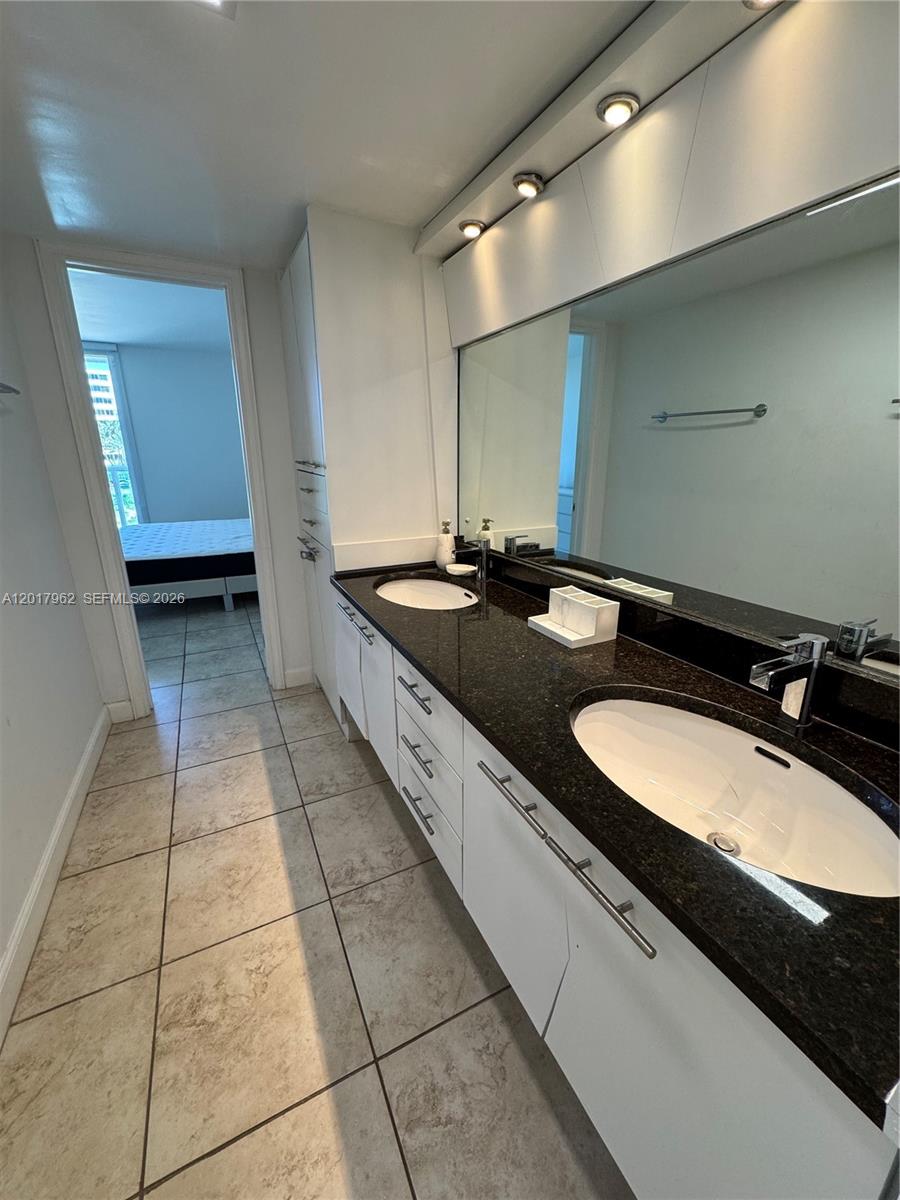 image Arlen House East25