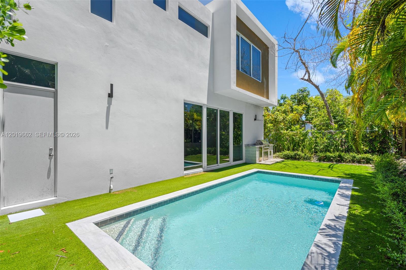 1816 SW 23rd St Miami, FL 33145