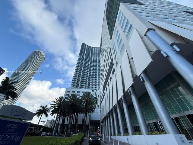 185 SW 7th St #3803