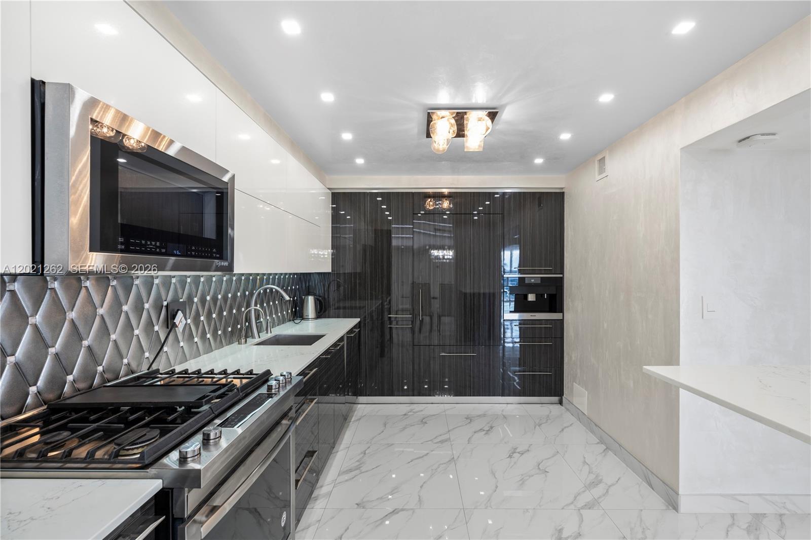 2030 S Ocean Dr #2127 Hallandale Beach, FL 33009