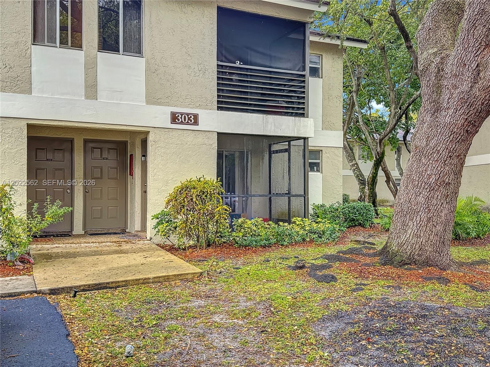 303 Gardens Dr #206
