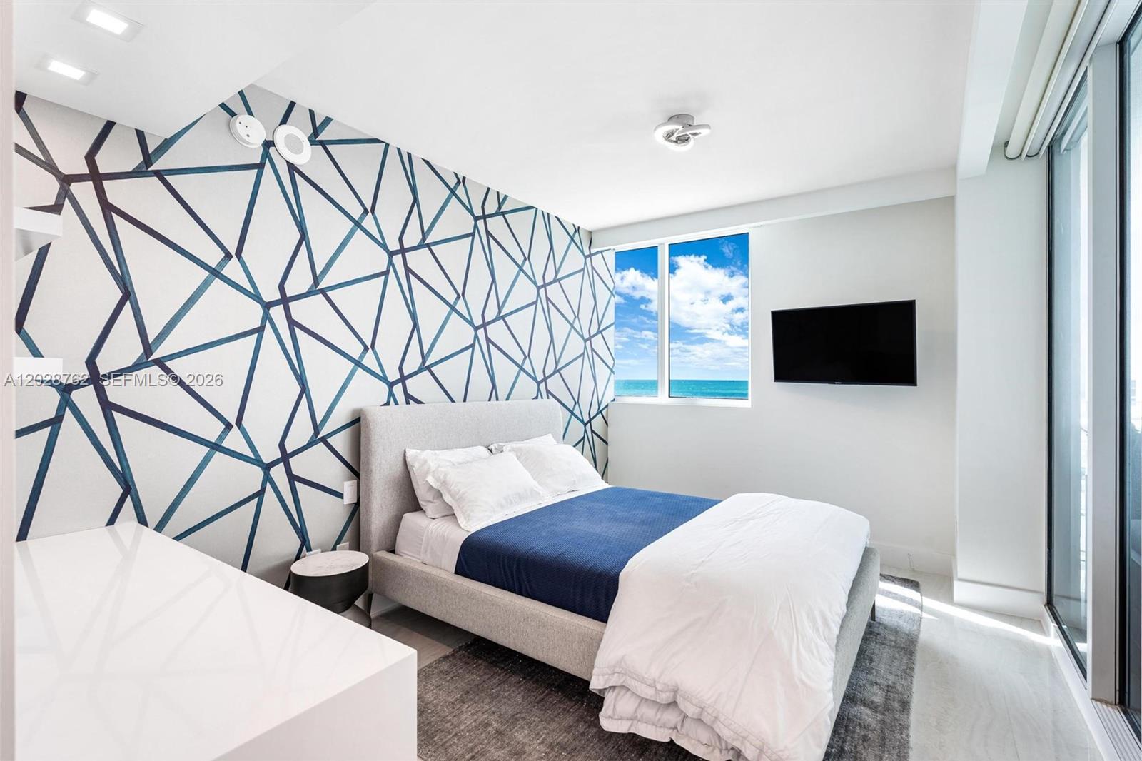 3801 Collins Ave #703 Miami Beach, FL 33140