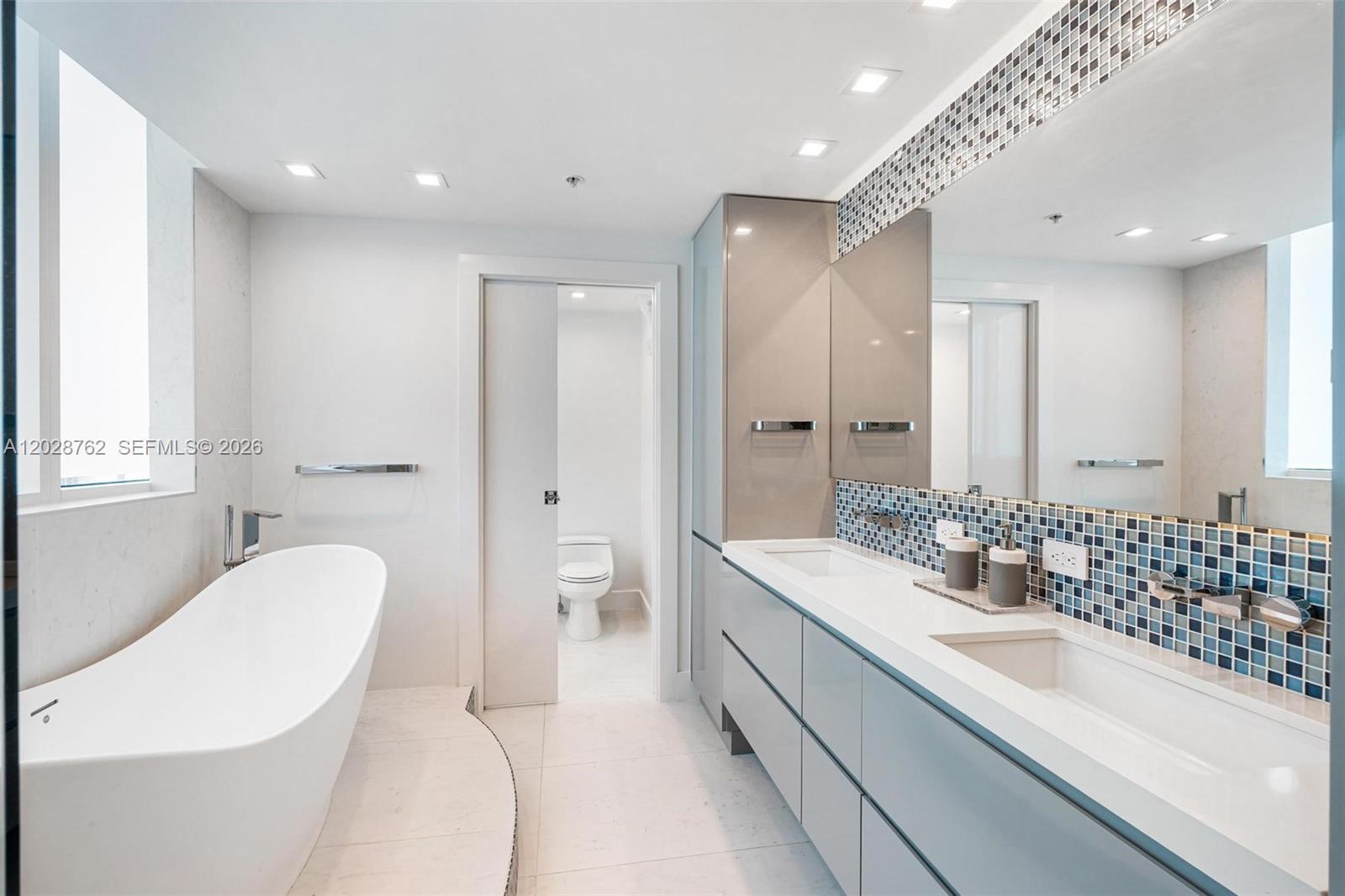 3801 Collins Ave #703 Miami Beach, FL 33140