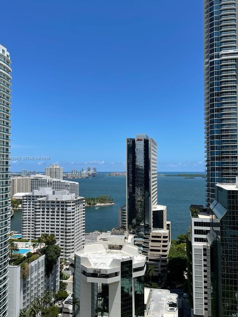 1010 Brickell Ave #2704