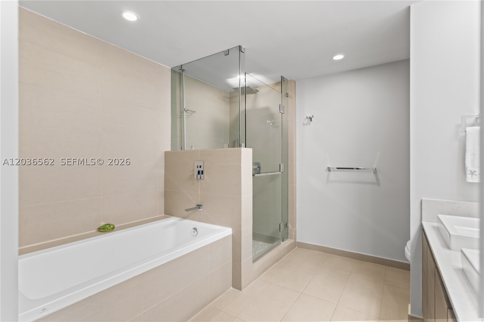 image The Bond on Brickell48