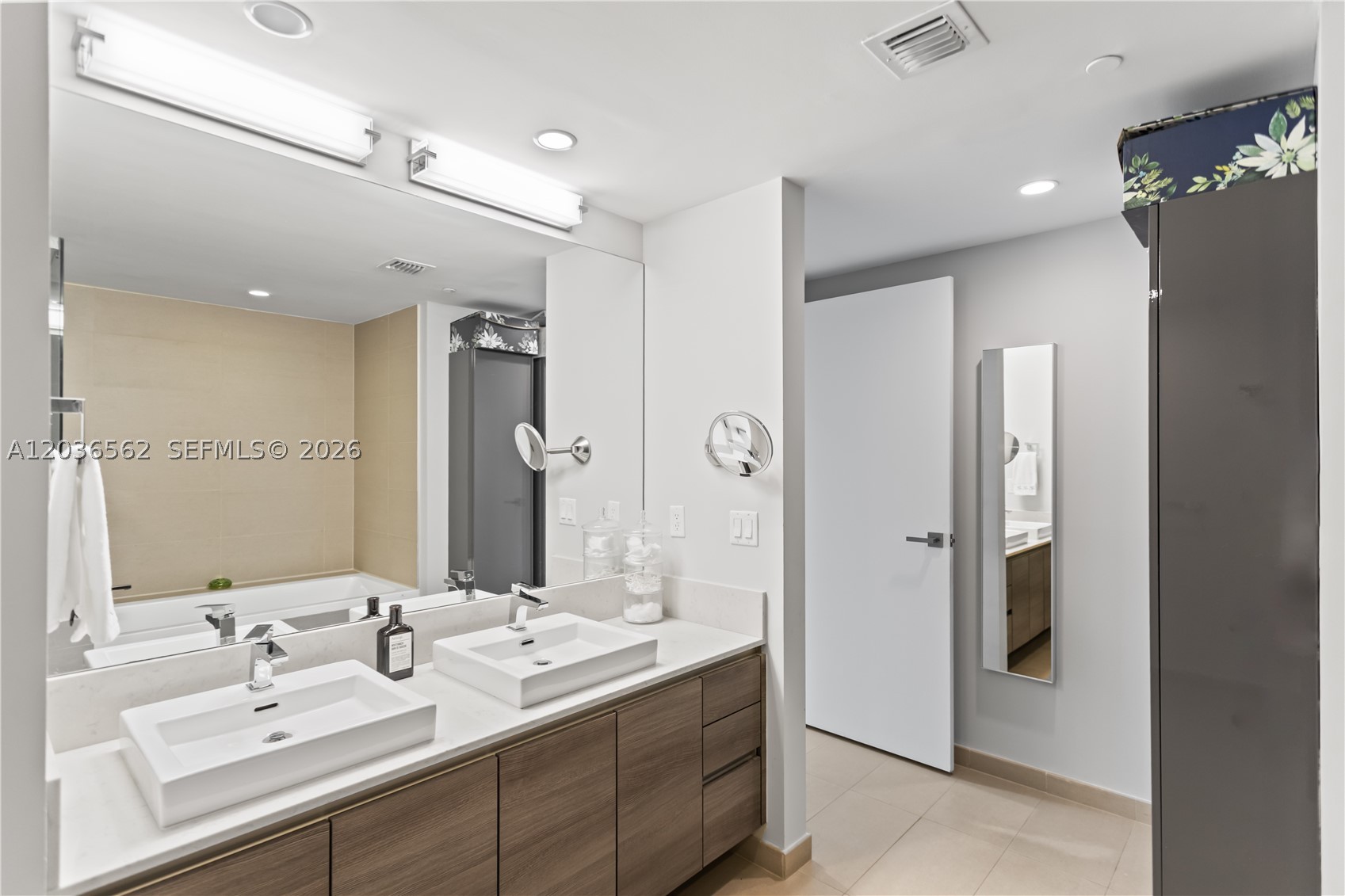 image The Bond on Brickell52