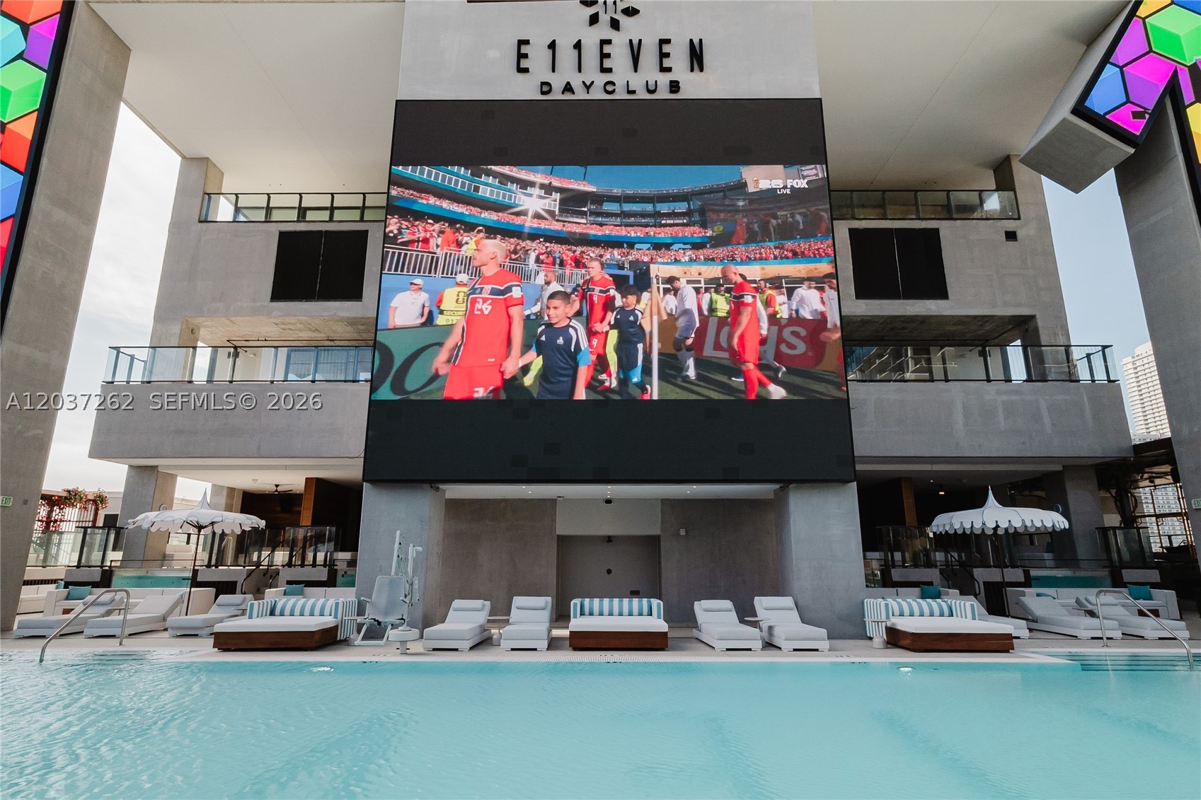 image E11EVEN Hotel & Residences13
