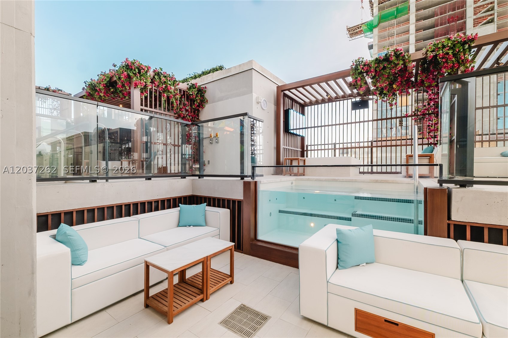 image E11EVEN Hotel & Residences18