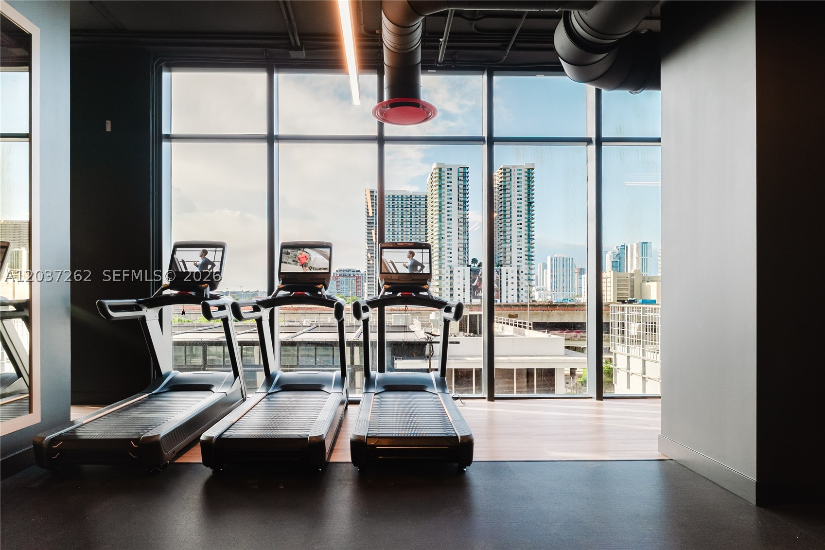image E11EVEN Hotel & Residences30