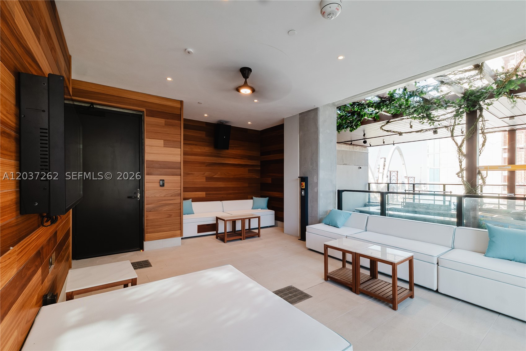 image E11EVEN Hotel & Residences34
