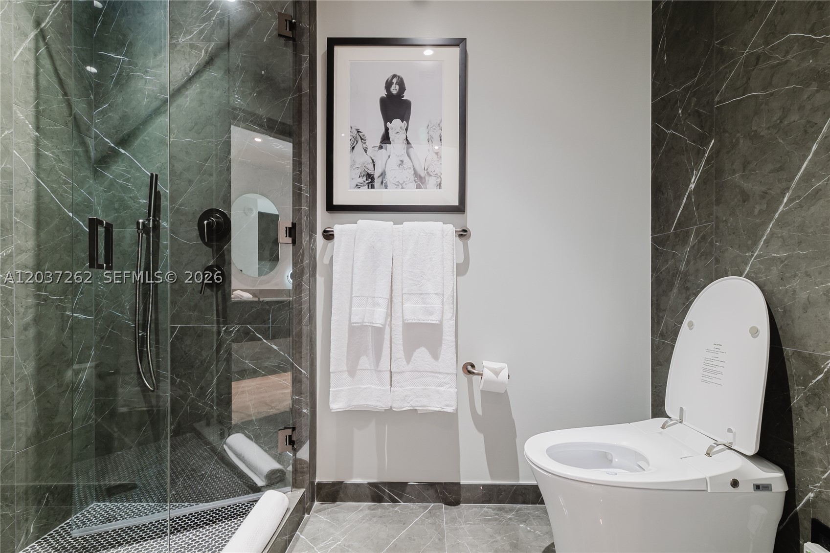 image E11EVEN Hotel & Residences6
