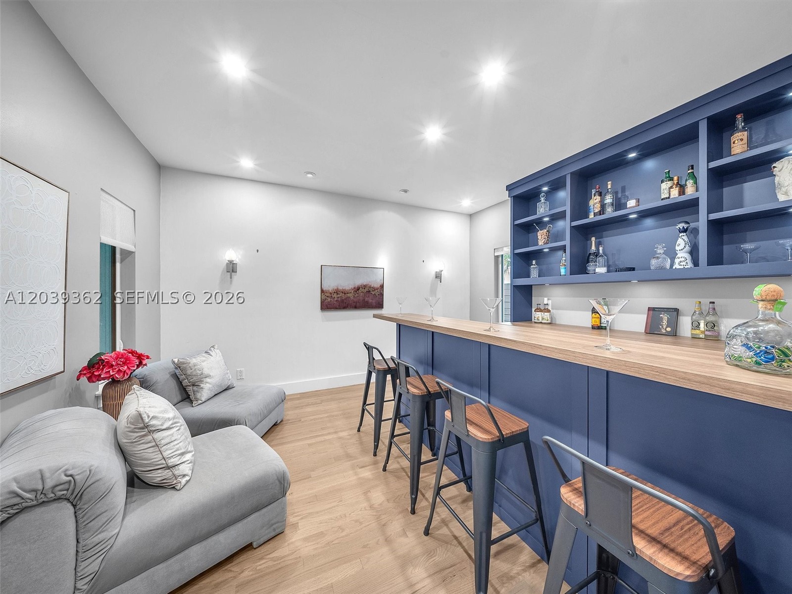 736 NE 17th Way Fort Lauderdale, FL 33304