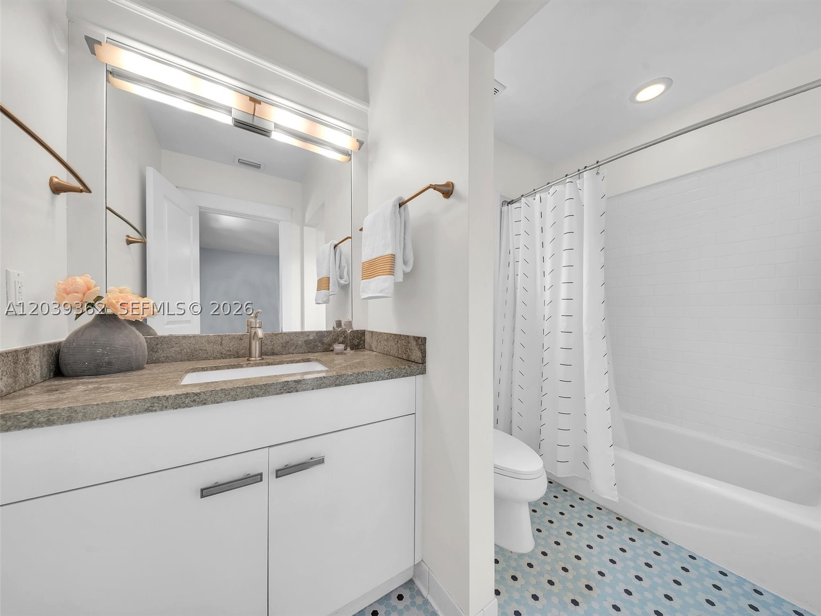 736 NE 17th Way Fort Lauderdale, FL 33304