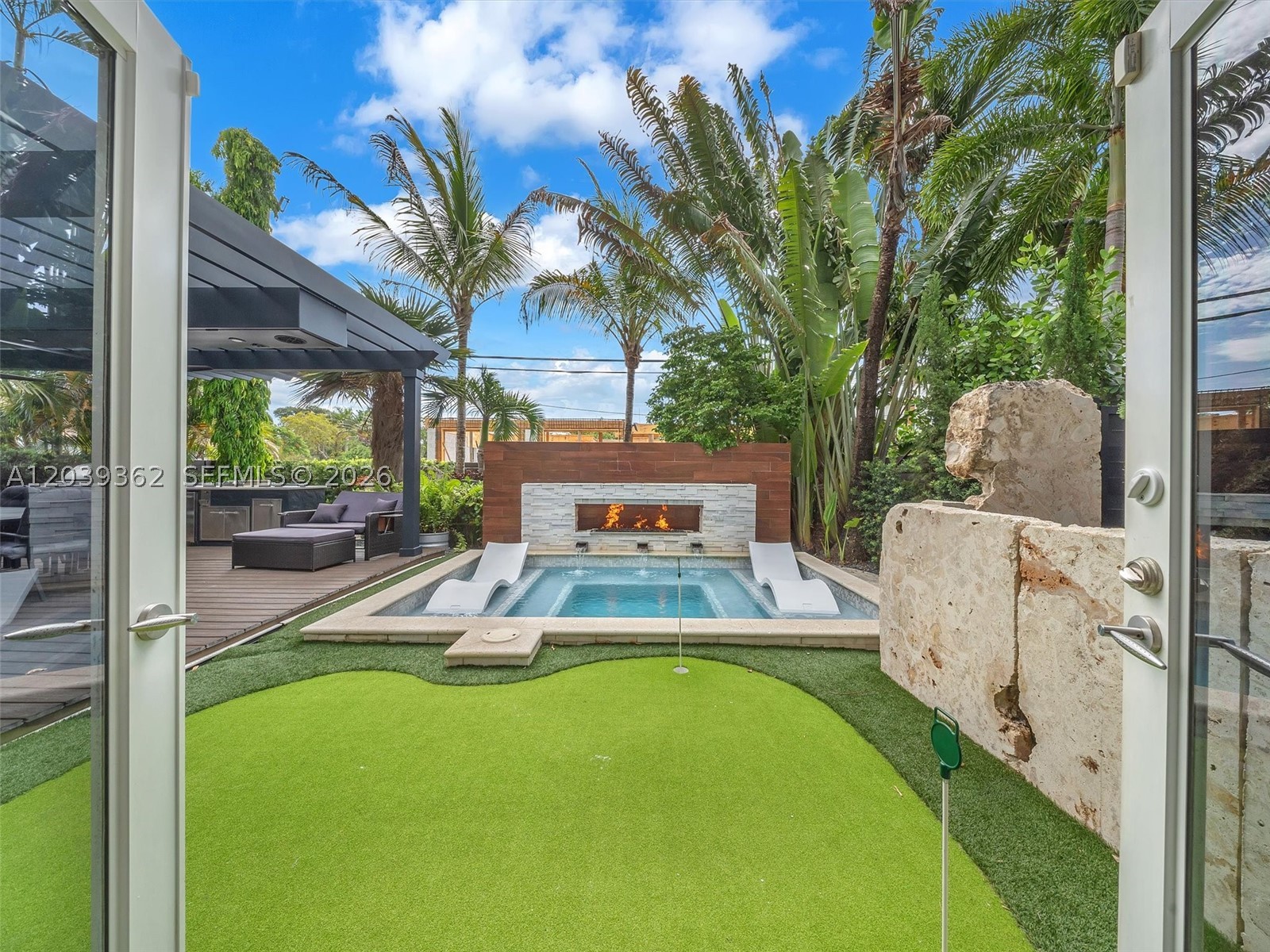 736 NE 17th Way Fort Lauderdale, FL 33304