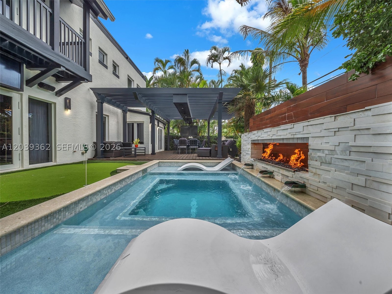 736 NE 17th Way Fort Lauderdale, FL 33304