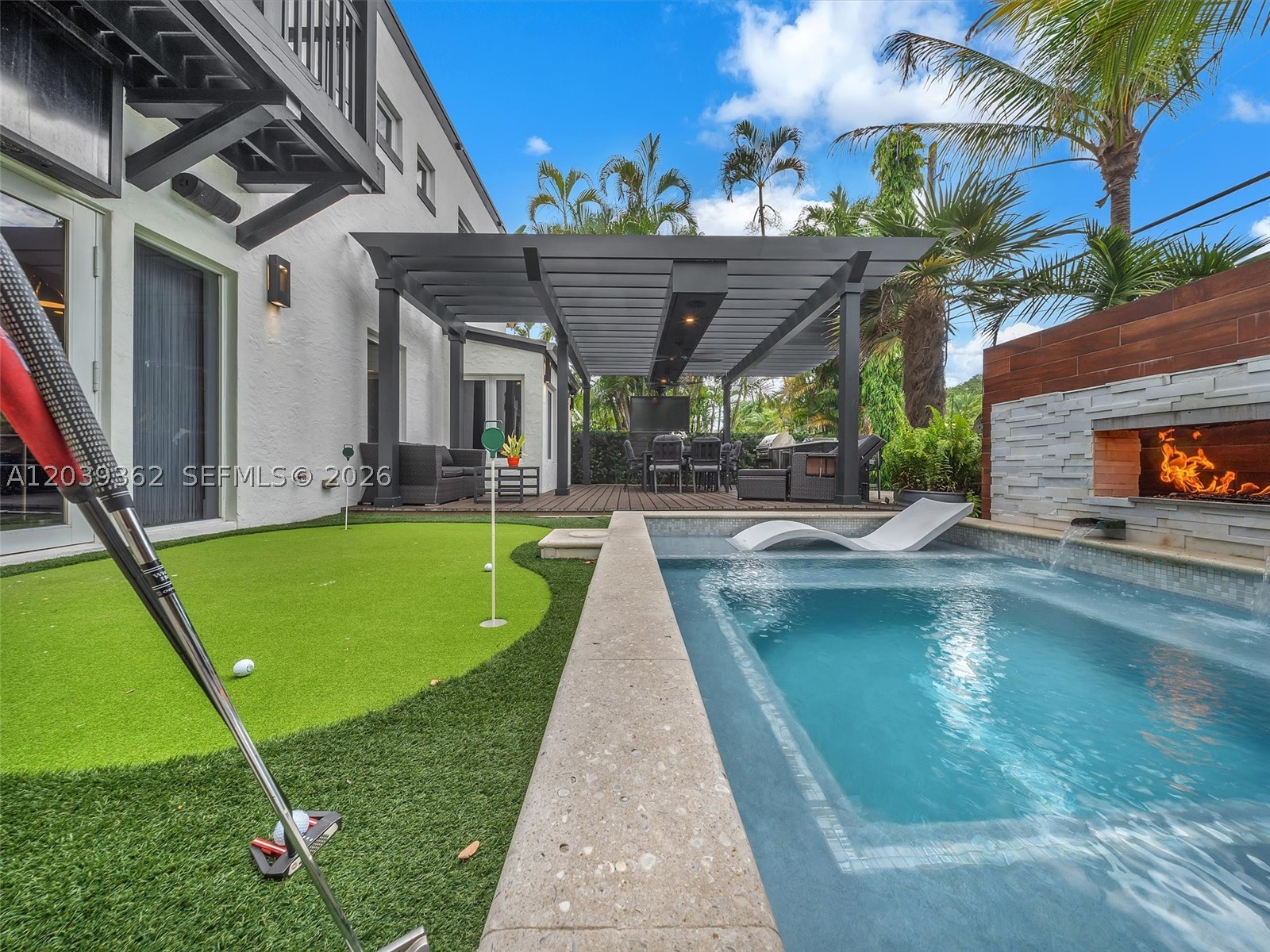 736 NE 17th Way Fort Lauderdale, FL 33304