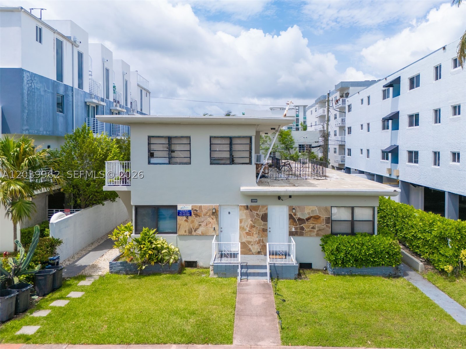 1980 Biarritz Dr