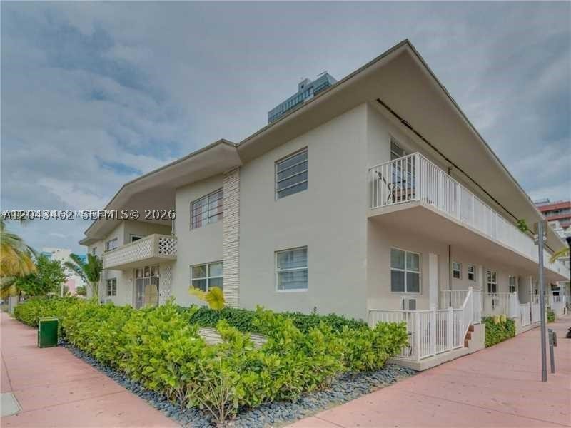 101 Collins Ave #1