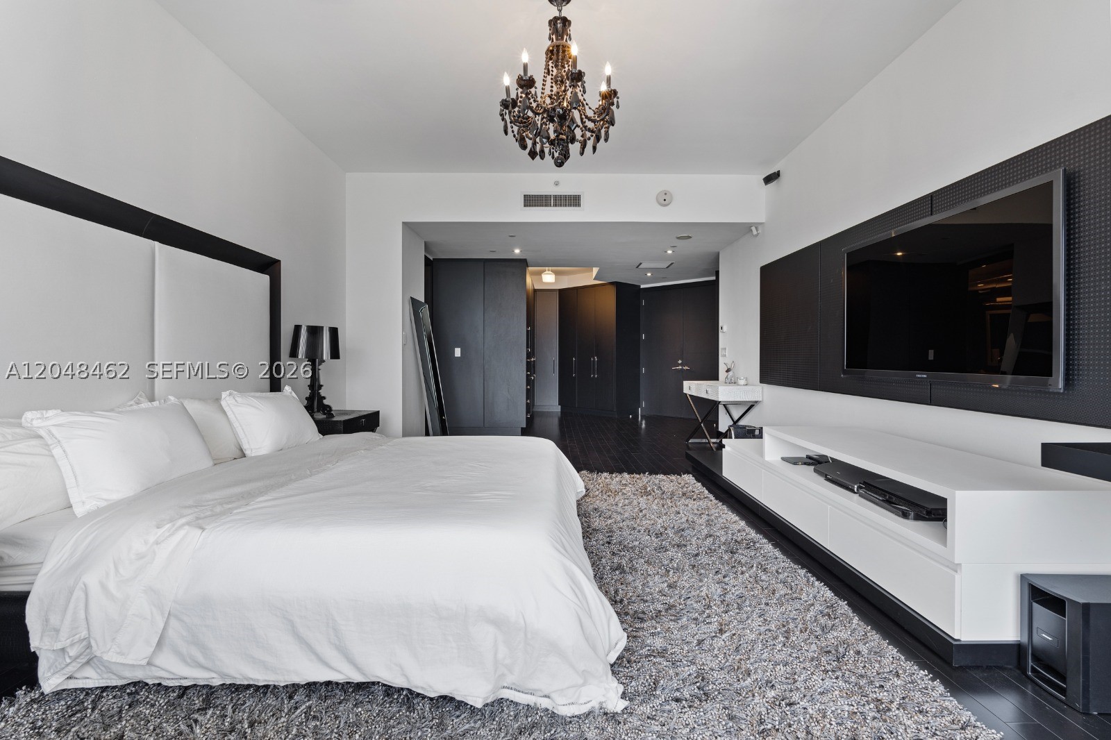 image Four Seasons Residences Miami10