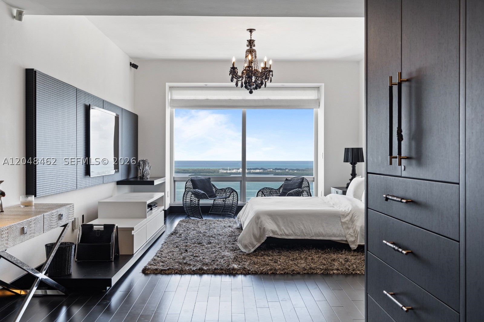 image Four Seasons Residences Miami11