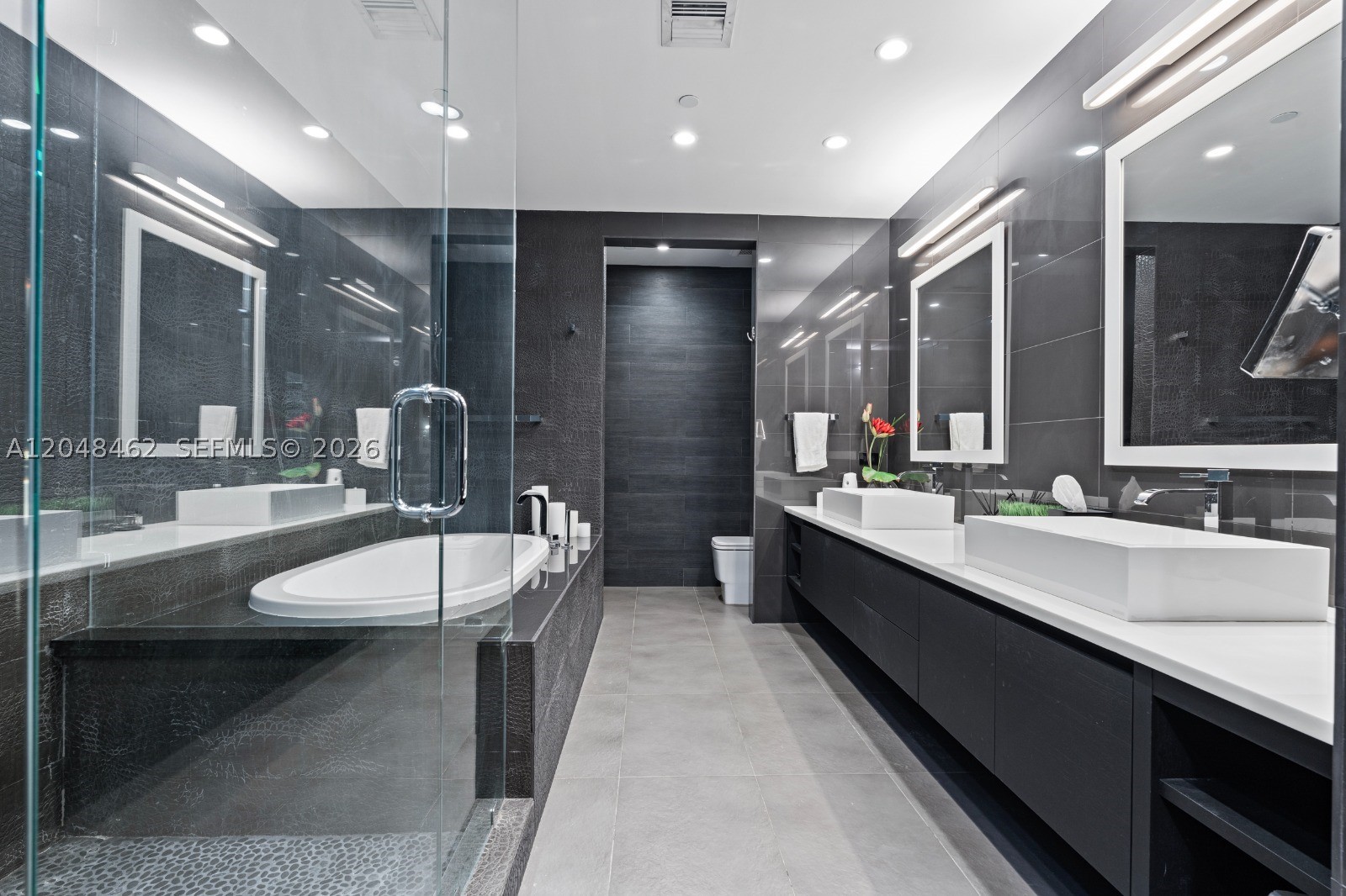 image Four Seasons Residences Miami13