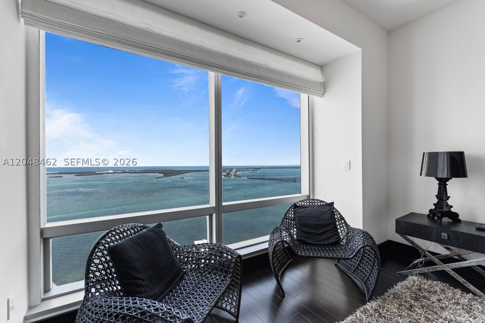 image Four Seasons Residences Miami2