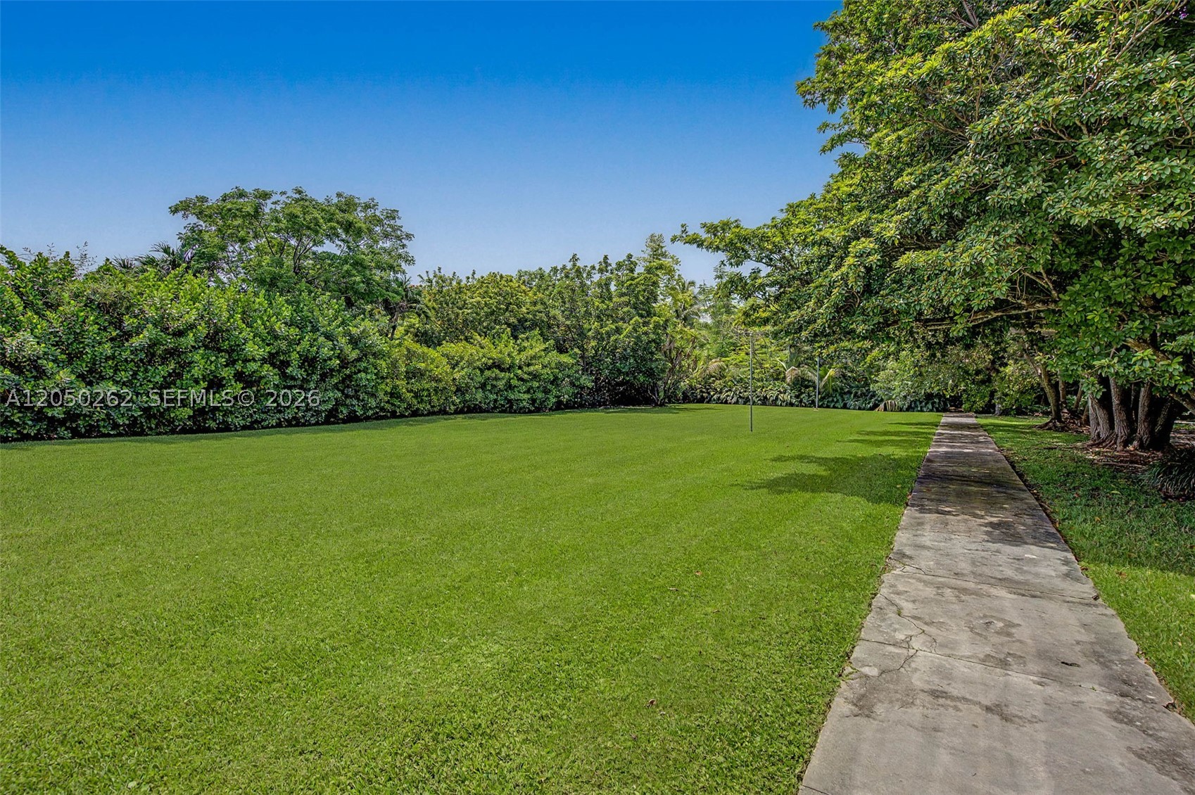 7030 SW 72nd St Miami, FL 33143
