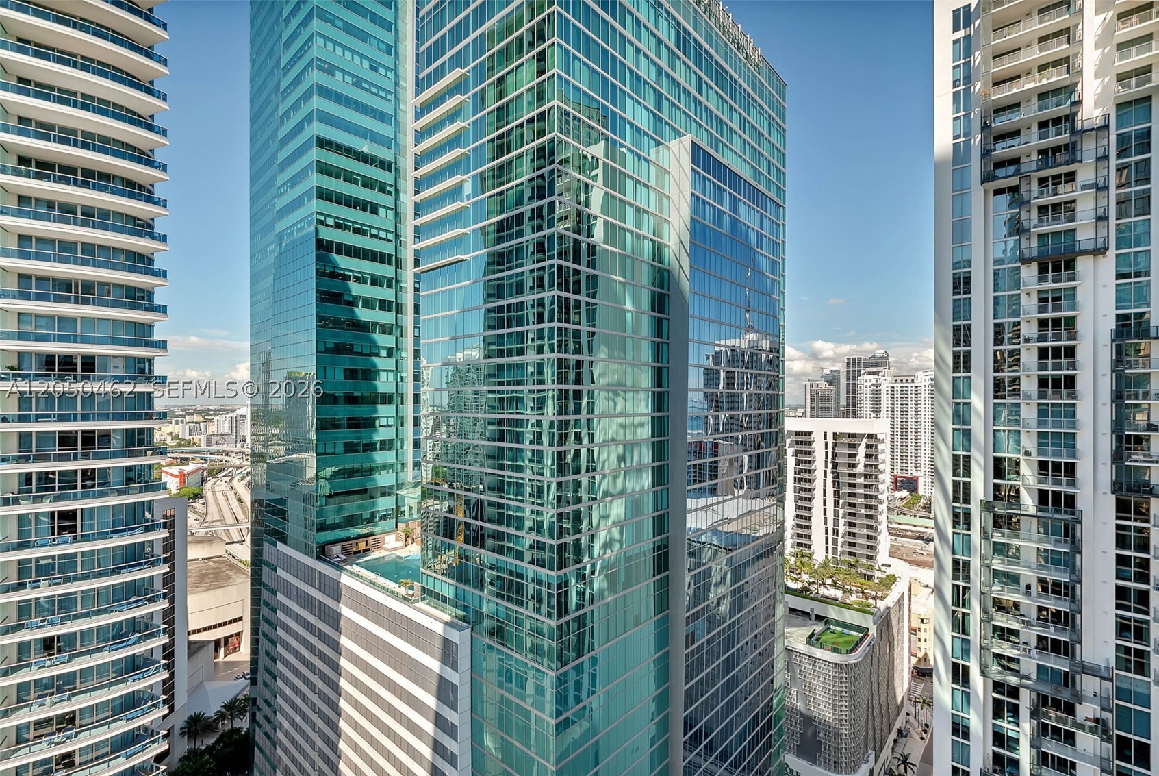 image Aston Martin Residences10