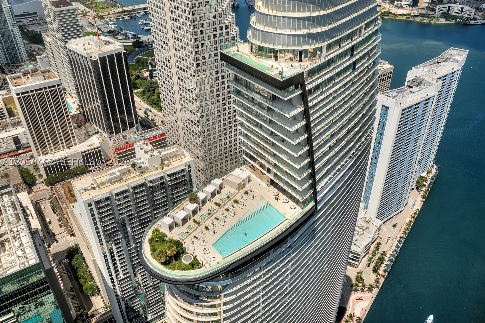 image Aston Martin Residences24