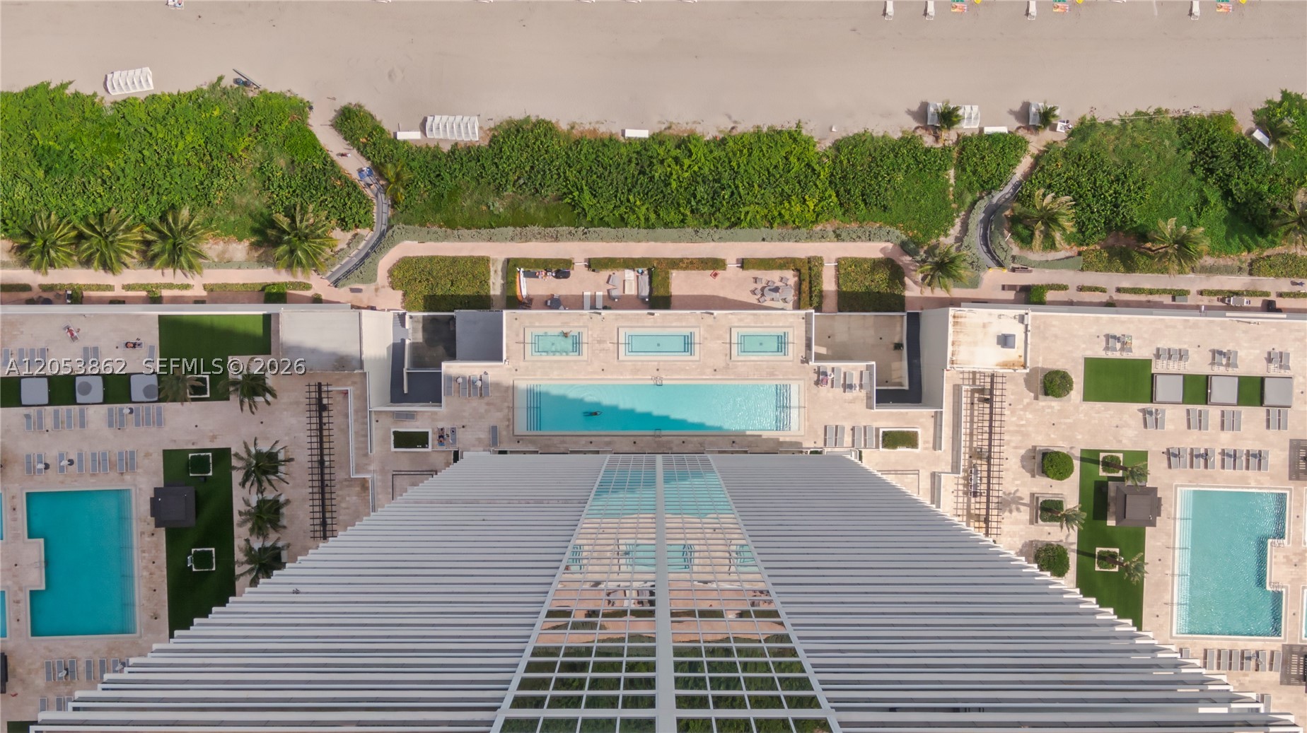 image Beach Club 245