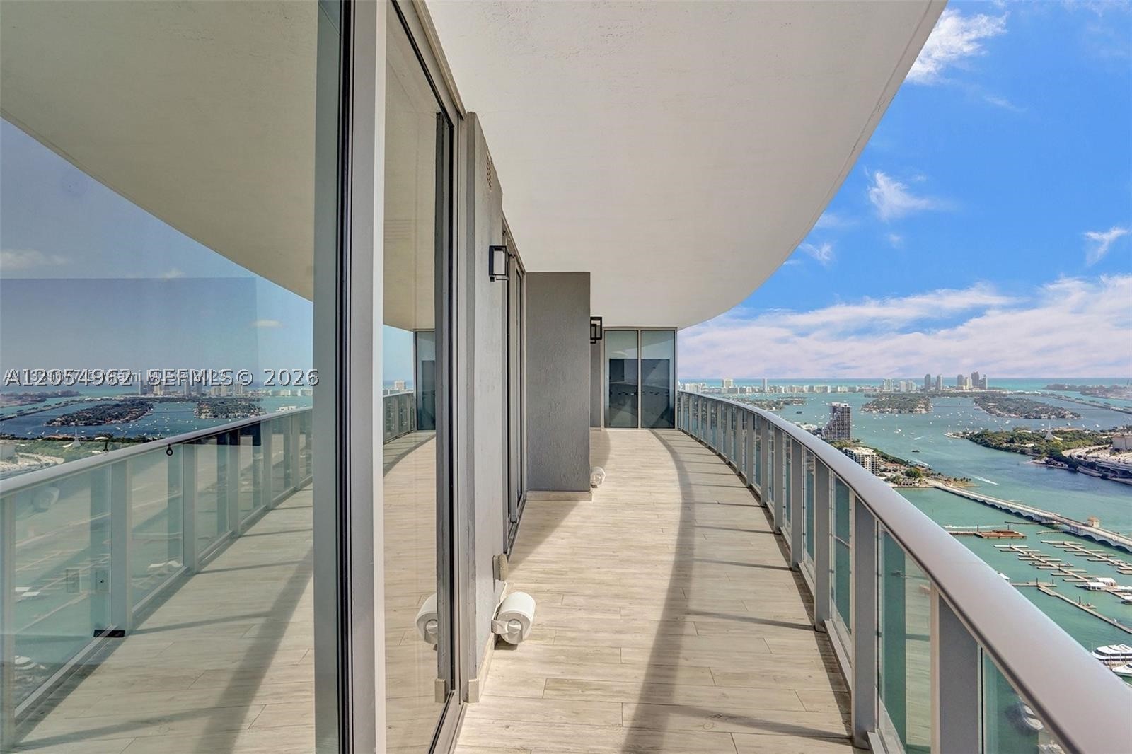 image Aria on the Bay0