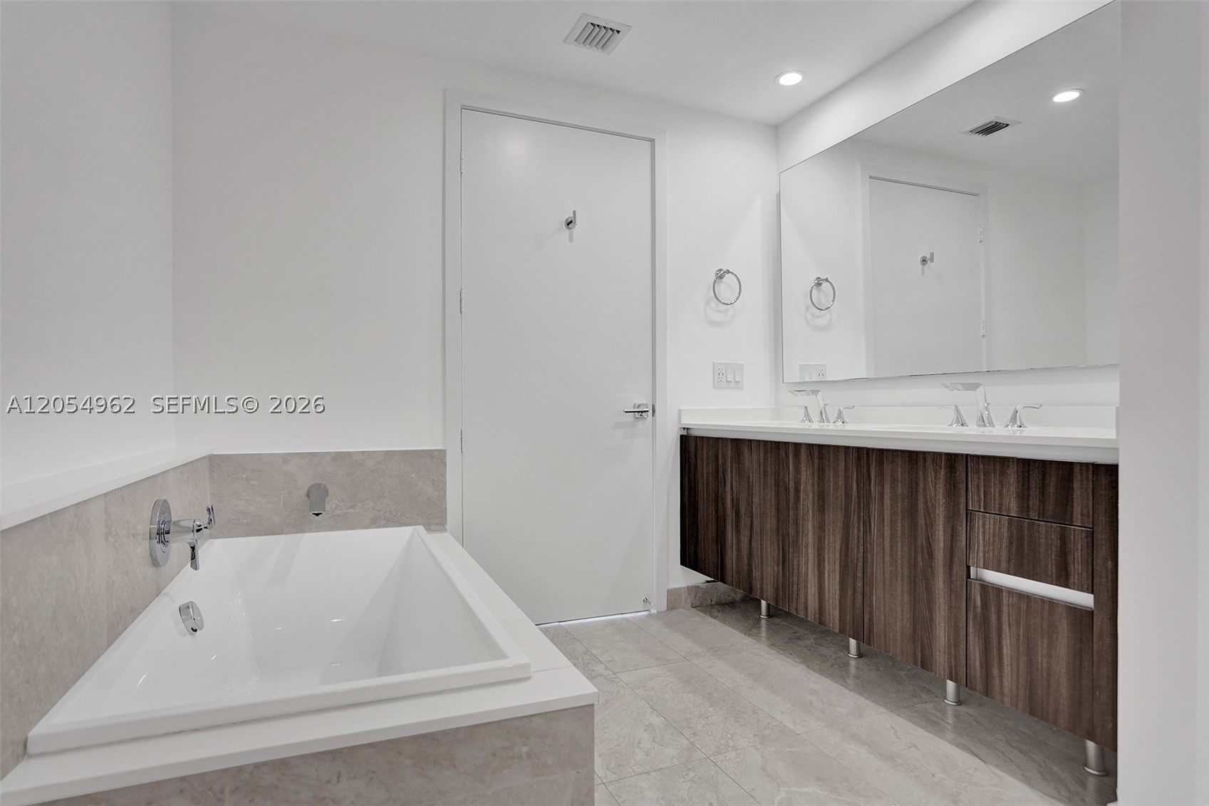image Aria on the Bay16