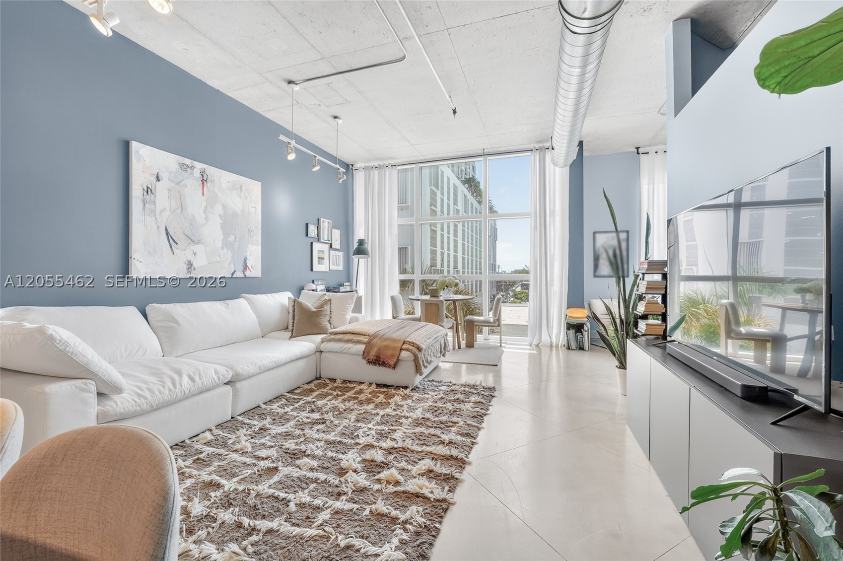 image Cite on the Bay West1