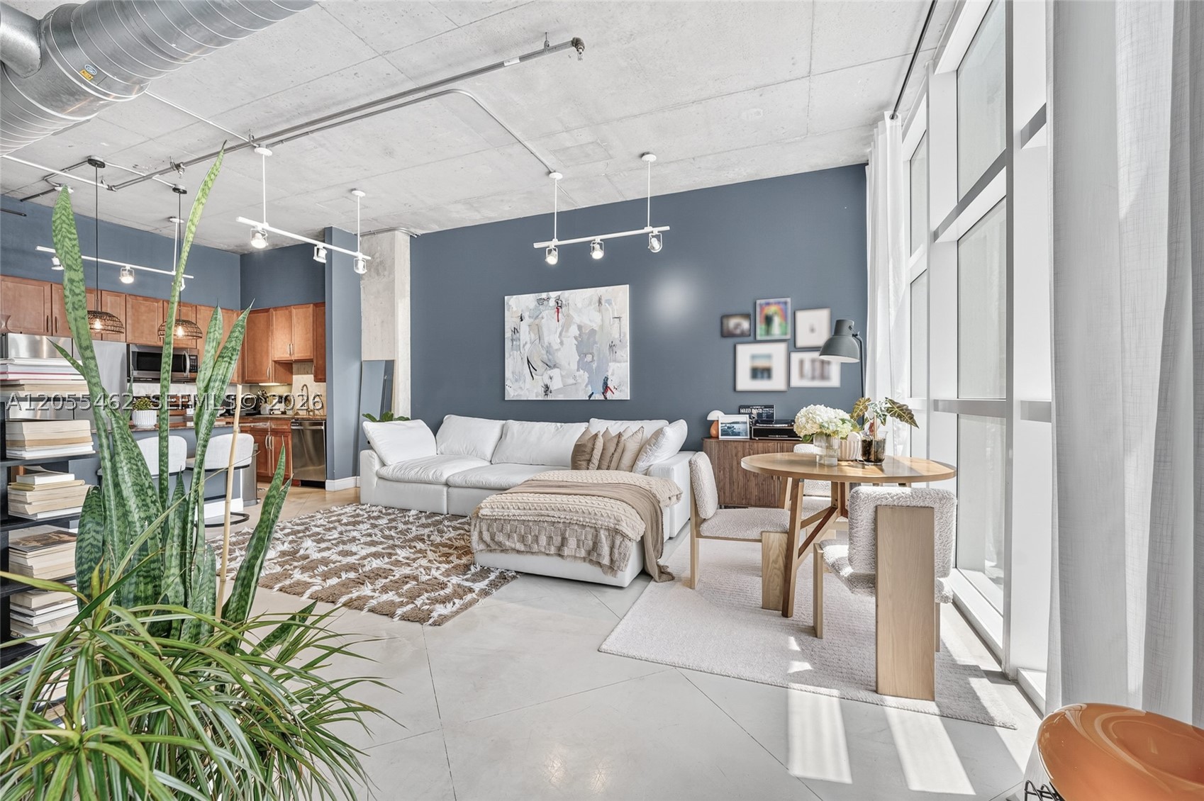 image Cite on the Bay West8