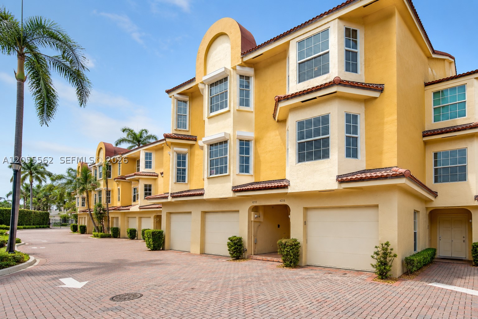 4234 N Ocean Dr Hollywood, FL 33019