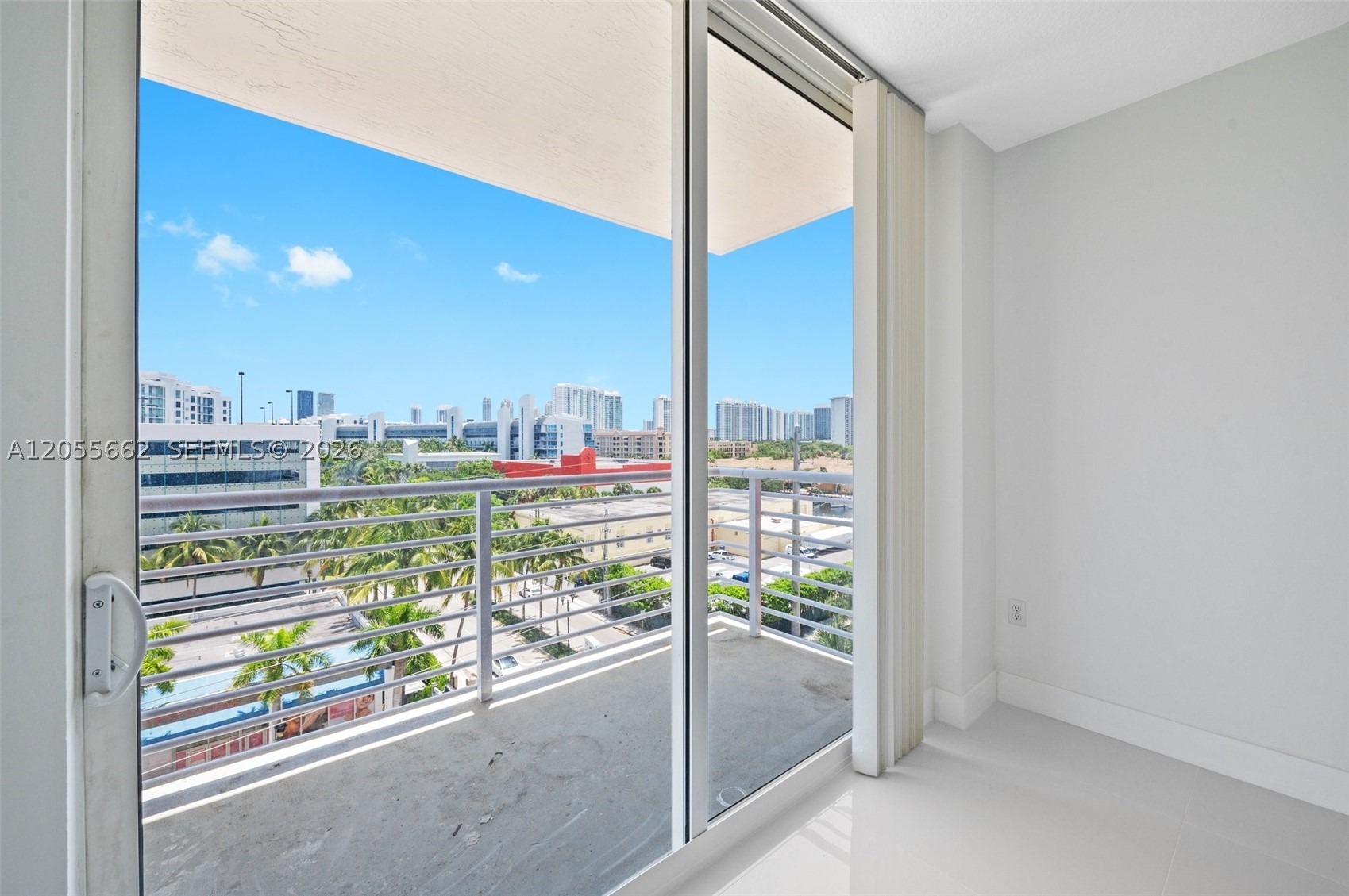 image The Venture at Aventura0