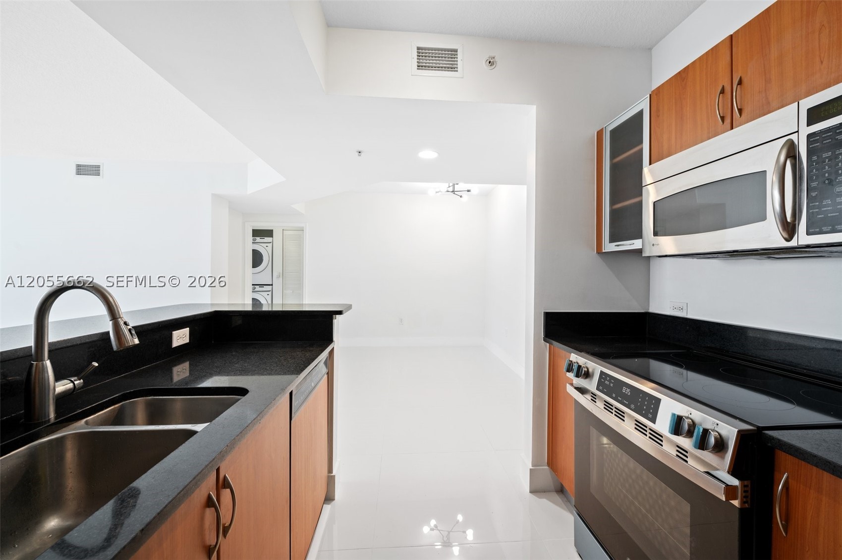 image The Venture at Aventura15