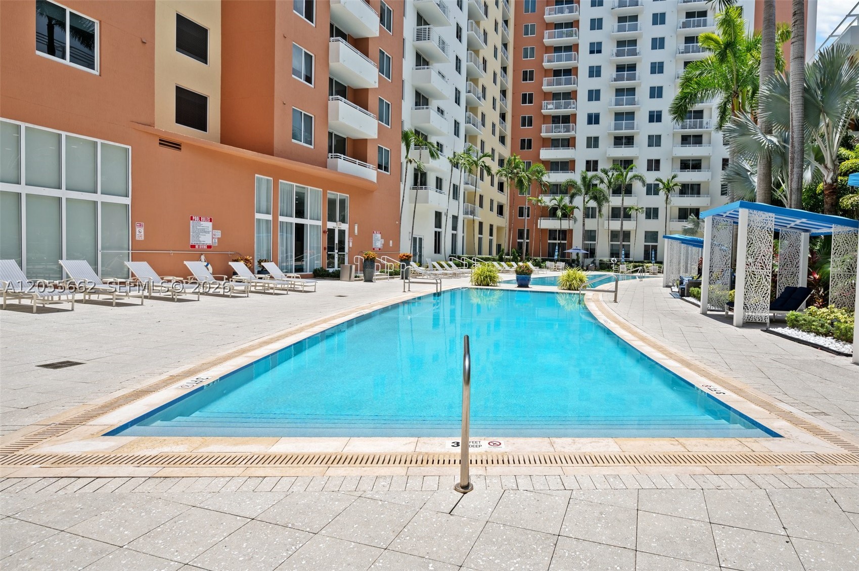 image The Venture at Aventura25