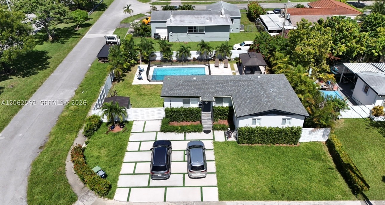 2401 SW 83rd Ave