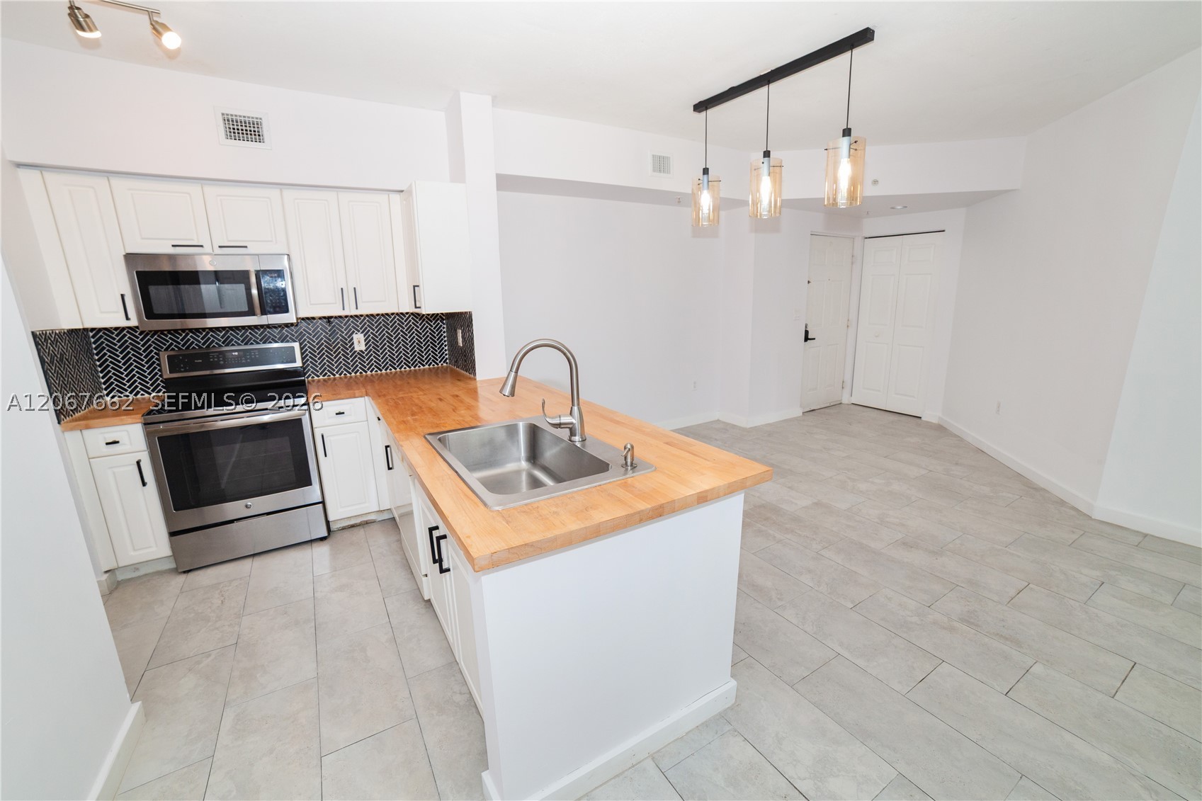 17125 N Bay Rd #3410