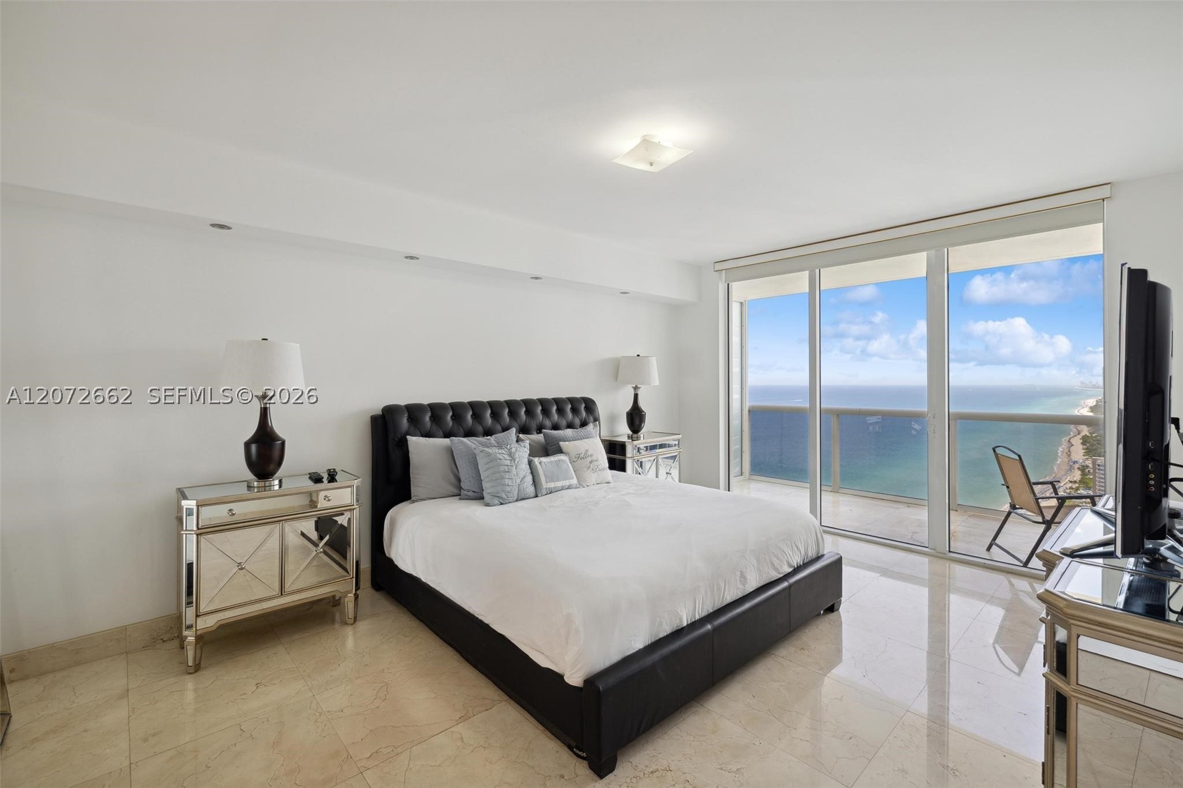 image Beach Club 214